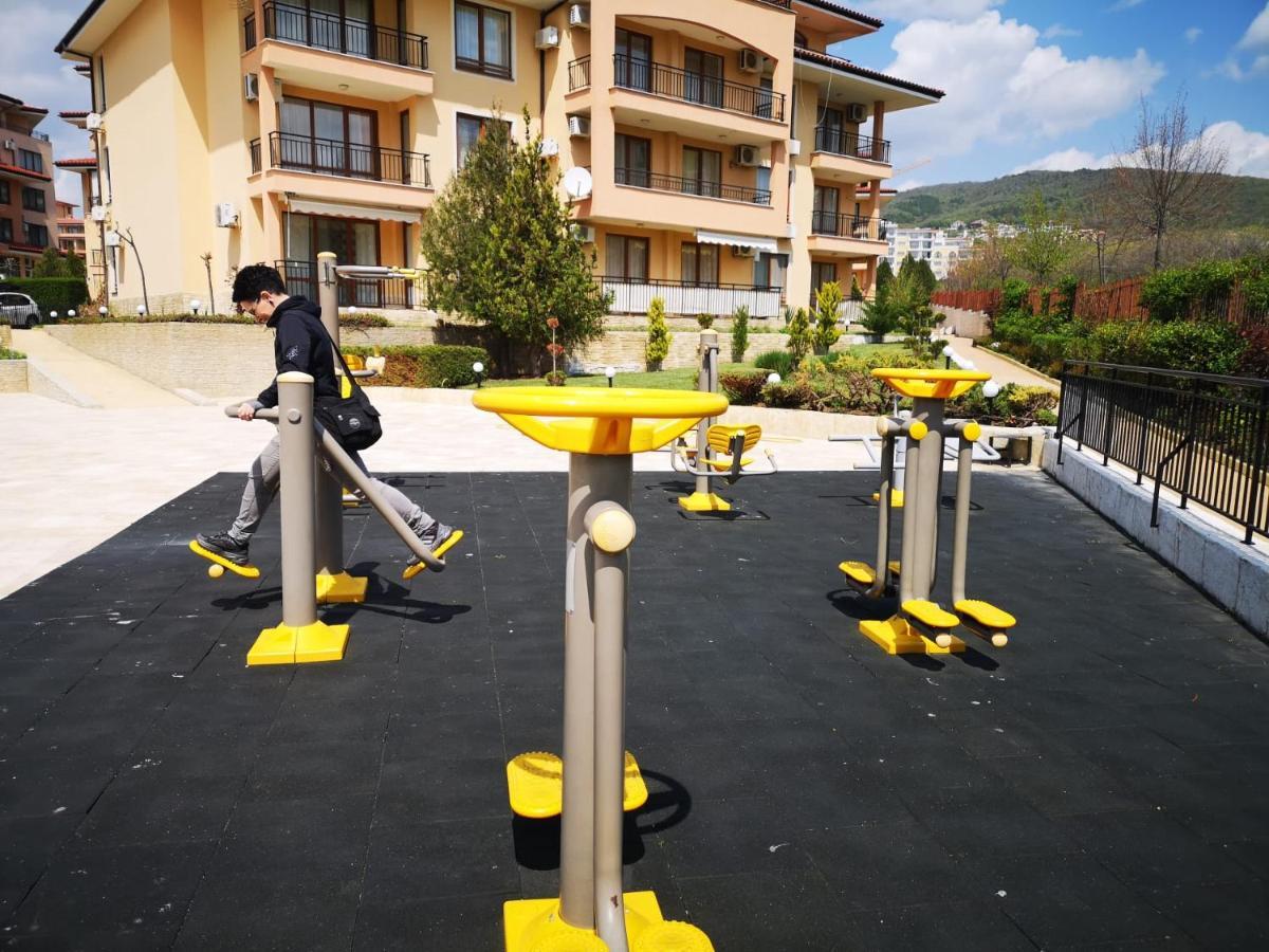 Menada Sky Dreams Apartment Sveti Vlas Exterior foto